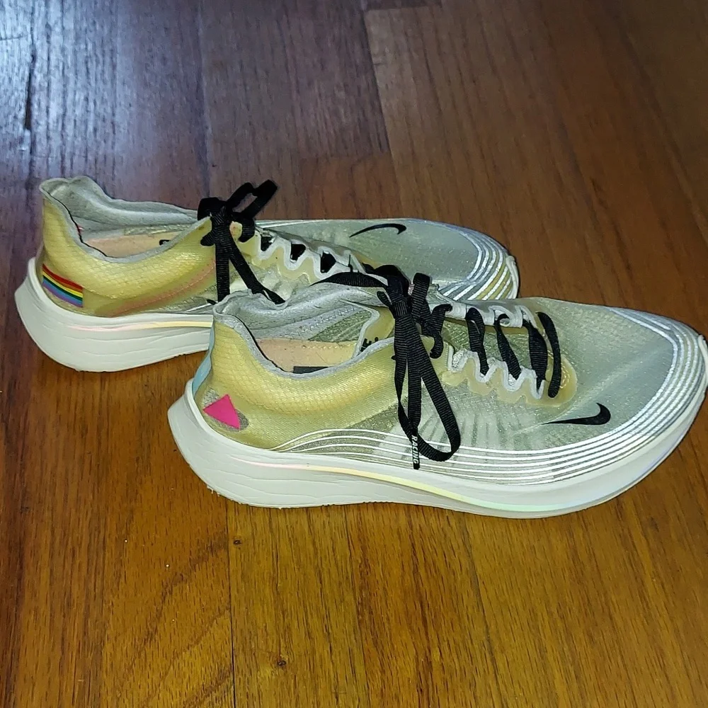 Nike Zoom Fly Be True 2018 Pride - Picture 4 of 6
